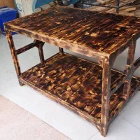میز چوبی کاملا سالم در حد نو