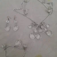 قیمت مناسب زدم نگاه کن میفهمی|زیورآلات و اکسسوری|جهرم, |دیوار