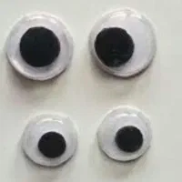 چشم عروسک
