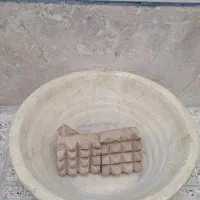 ظرف سفالی کشک ساب قدیمی با دسته گردو