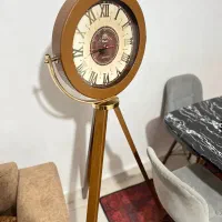 ساعت ایستاده سالم