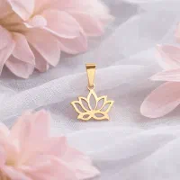 خرید اقساطی آویز گردنبند زنانه طلا طرح نیلوفر