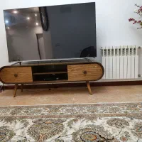 یک عدد میزی تی وی