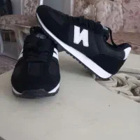 کتونی نیو بالانس سایز ۳۸ مشکی