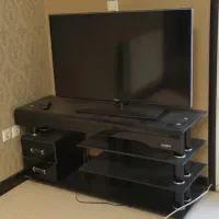 تلویزیون سامسونگ 40 اینچ با میز تلوبزیون