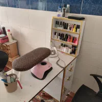 وسایل آرایشگاه و کاشت ناخن|آرایشگاه و سالن‌های زیبایی|الشتر, |دیوار