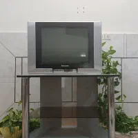 تلویزیون و میز تلویزیون دست دوم