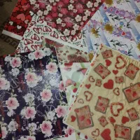 کاغذ کادو روغنی برجسته