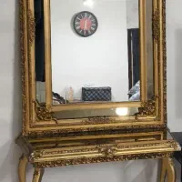 آینه همراه میز فرش کناره و تلویزیون میز تلویزیون