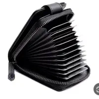 کیف پول مشکی گم شده