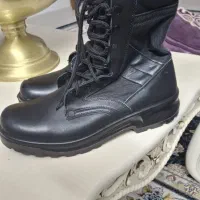 پوتین چرم.سربازی.کادری.کوهنوردی|کیف، کفش، کمربند|اصفهان, بوستان کوهستانی صفه|دیوار