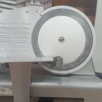 یک عدد کالباس بر در حد نو