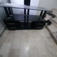 میز تلویزیون شیشه ای اصل وسالم