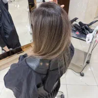 مدل رایگان رنگ و لایت حرفه‌ای می‌پذیرم|خدمات آرایشگری و زیبایی|اصفهان, بهار آزادی|دیوار
