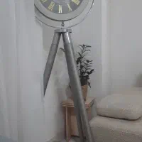 ساعت ایستاده