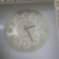 ساعت دیواری در حد نو