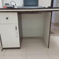 میز کامپیوتر  وکتابخانه کاملا نو وسالم