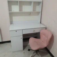 میز تحریر و صندلی چرخ دار