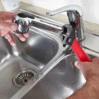 لوله کش آب  فاضلاب شیرالات ورادیاتور  و...