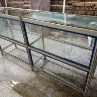 یک عدد ویترین مغازه کار کرده در حد نوع