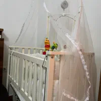 تخت کنار مادر