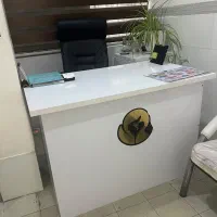 میز منشی و صندلی اداری منشی