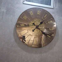 ساعت آینه ای