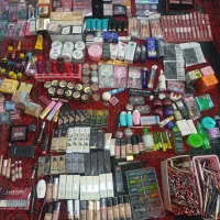 حراج لوازم آرایشی به دلیل جمع کردن مغازه