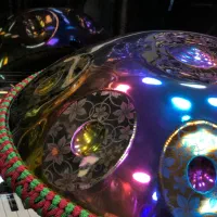 هنگدرام|درام و پرکاشن|کرج, اصفهانی‌ها|دیوار