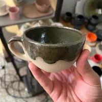 کار در کارگاه سرامیک هنری