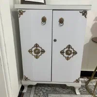 جاکفشی و میز تیوی