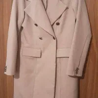 تعدادی لباس در حد نو