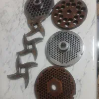 تیغه چرخ گوشت و پنجره چرخ گوشت