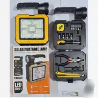 چراغ قوه خورشیدی قابل حمل با جعبه ابزار