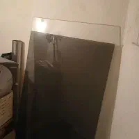 شیشه روی میز