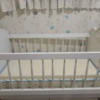 تخت نوزادی گهواره‌ای|تخت و صندلی بچه|کرج, حصارک بالا|دیوار