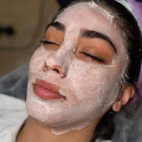 فشیال پوست حرفه‌ای ، تخفیف ویژه اولین رزرو|خدمات آرایشگری و زیبایی|کرج, فاز ۱ مهرشهر|دیوار
