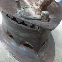 اتو زغالی قدیمی