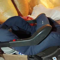 صندلی بچه داخل خودرو