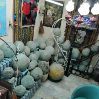 سنگهای باستانی گرد کاملاً طبیعی