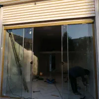 نصب و تعمیر انواع کرکره برقی و شیشه سکوریت|خدمات پیشه و مهارت|نهاوند, |دیوار