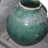 خمره عتیقه  بزرگ قاجاری به شرط وتضمین قدمت