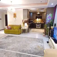 خانه‌ای ۷۸متری با امکانات بالا ونور پردازی خوب