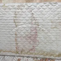 تخت و خوش خواب