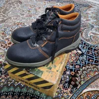 کفش ایمنی|کیف، کفش، کمربند|کامیاران, |دیوار