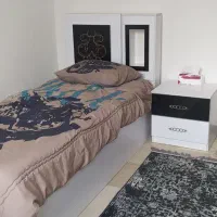 سرویس تختخواب،به همراه تشک و روتختی و صندلی تحریر