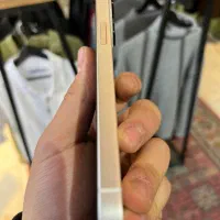 ایفون ۱۳ در حد نو