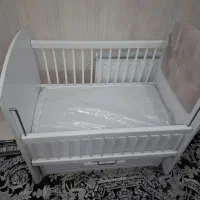 تخت کنار مادر گهواره ای تمیز تمیز به همراه خوشخواب|تخت و صندلی بچه|فردیس, فردیس|دیوار