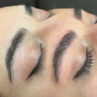 میکروبلیدینگ ابرو به سبک موربروز