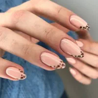 استخدام ناخن کار حرفه ای